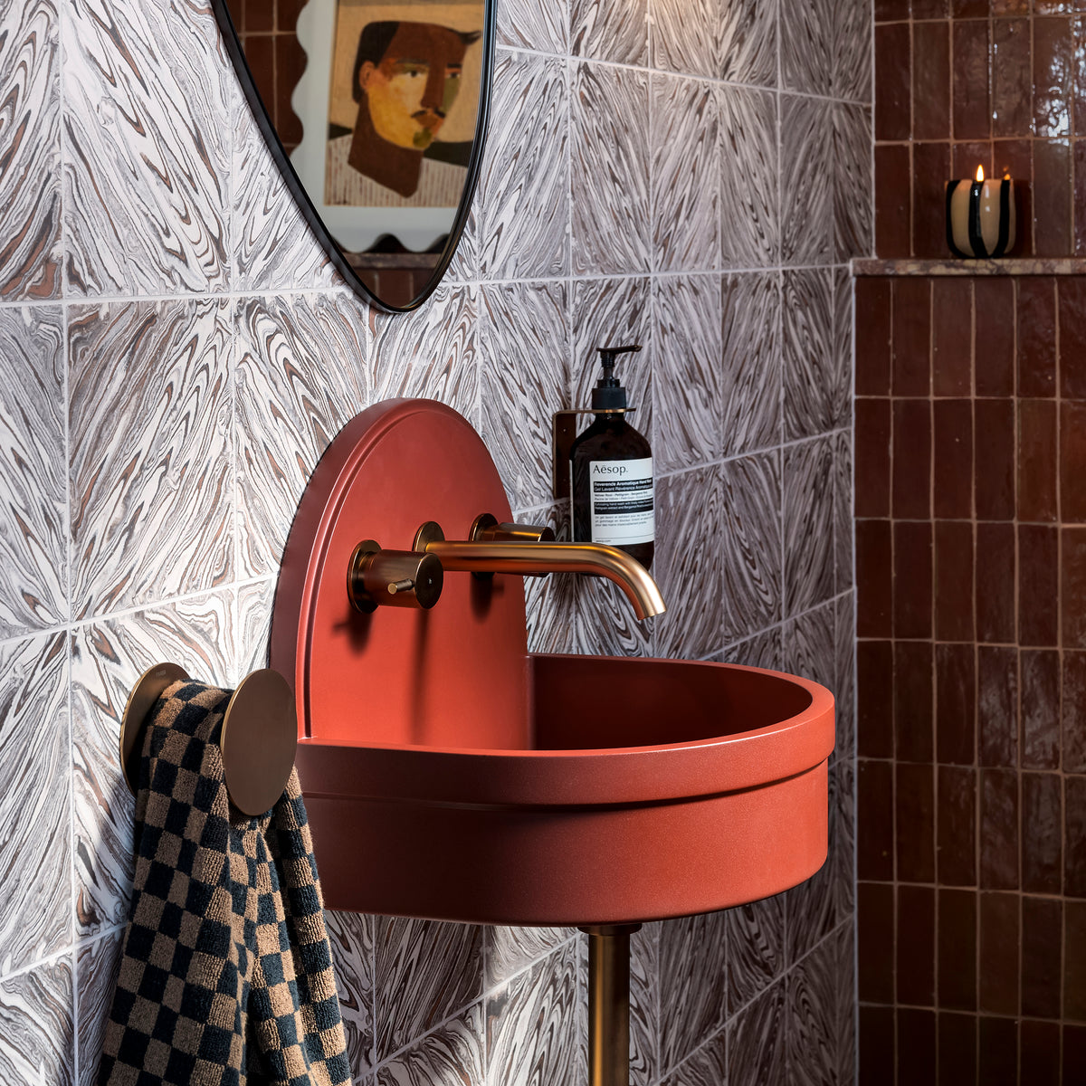 Betty in Clay – Bathroom