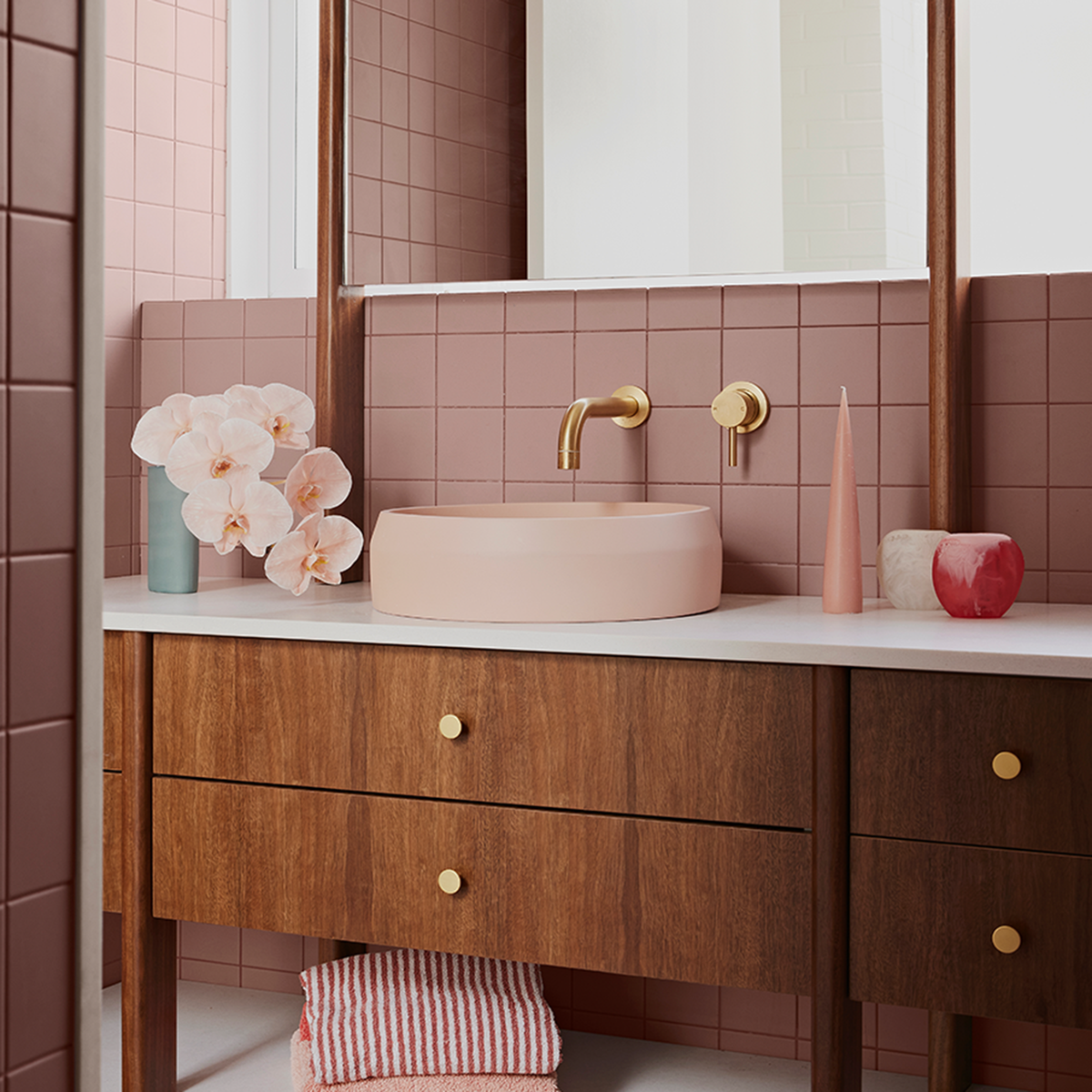 Prism Circle in Blush Pink – Bathroom